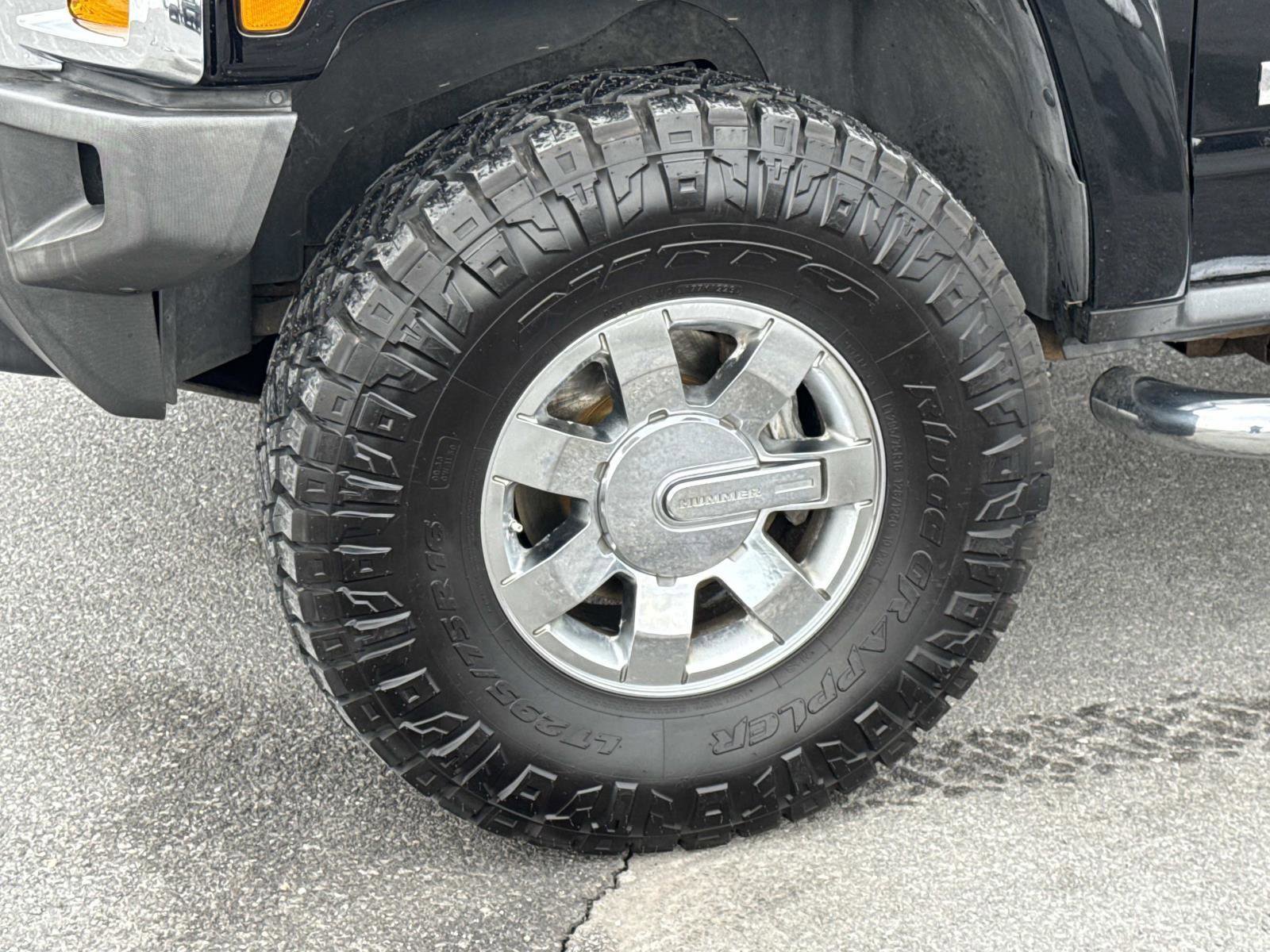 Used 2007 HUMMER H3 w/ Chrome Appearance Package image 28