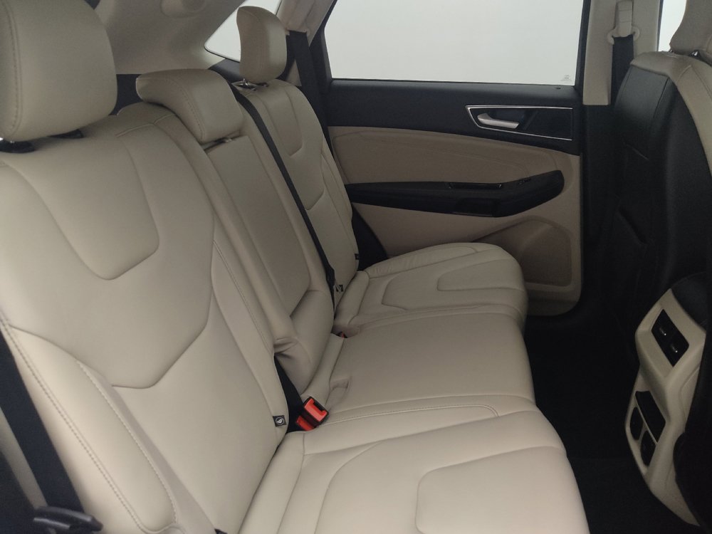 Used 2018 Ford Edge Titanium w/ Ford Safe & Smart Package FWD image 19