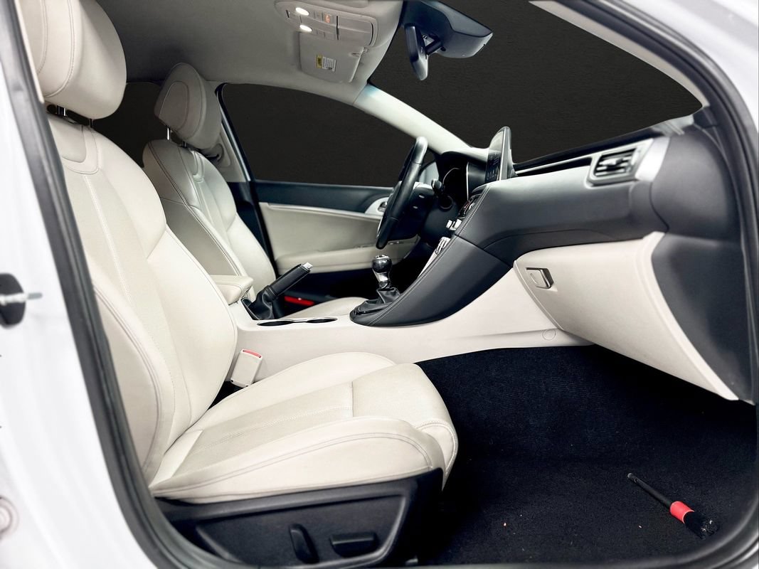 Used 2019 Genesis G70 2.0T Sport RWD image 21