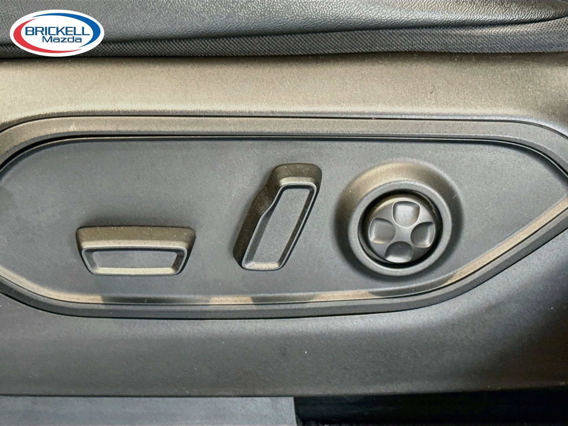 Used 2024 Jeep Grand Cherokee Altitude RWD image 23
