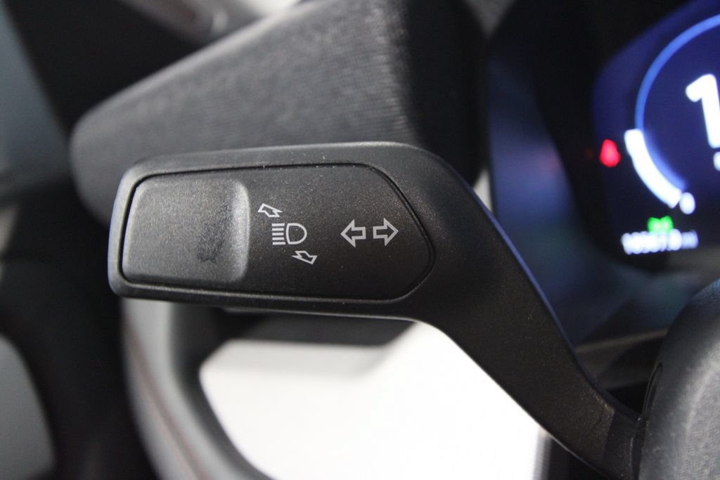 Used 2025 Ford Explorer Active AWD/4WD image 12