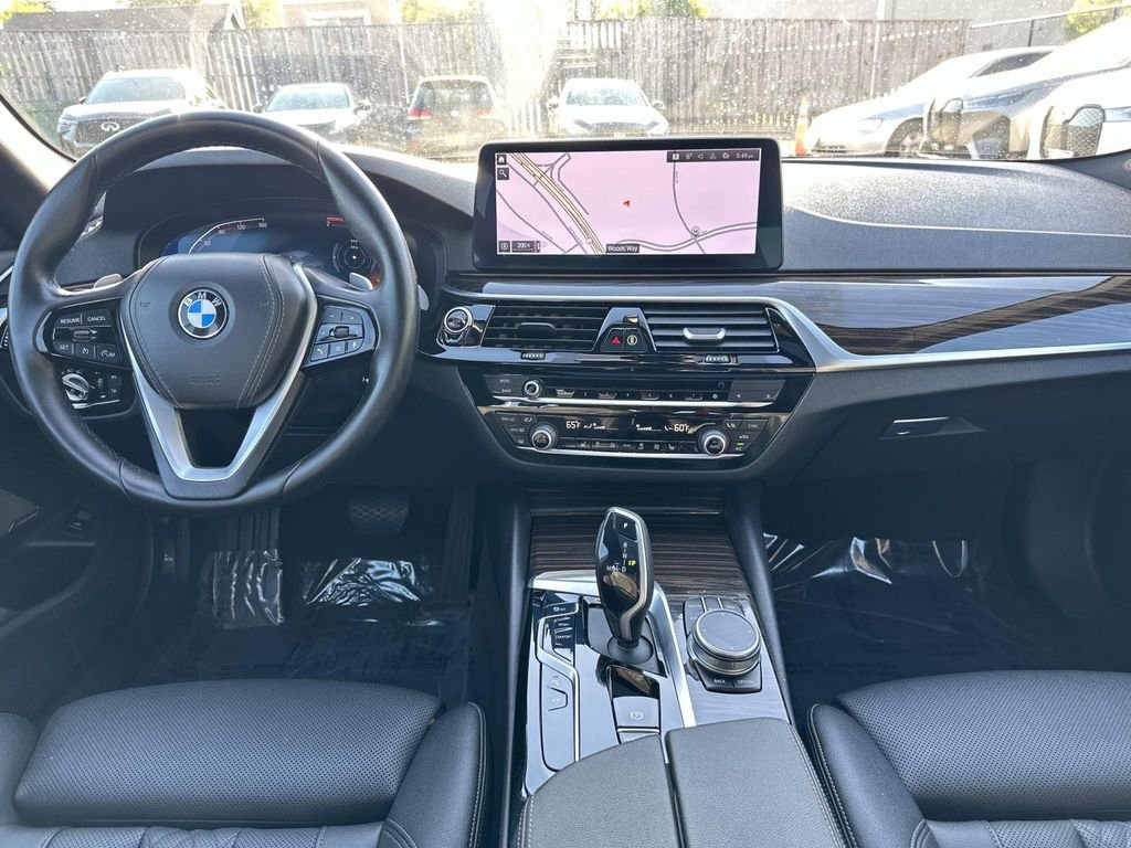 Used 2021 BMW 530i w/ Premium Package image 10