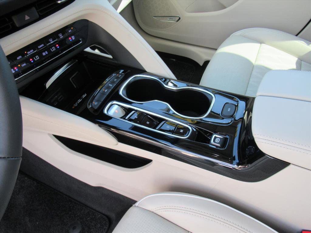 Used 2023 Buick Envision Avenir image 18