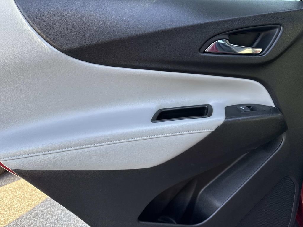 Used 2018 Chevrolet Equinox Premier image 14