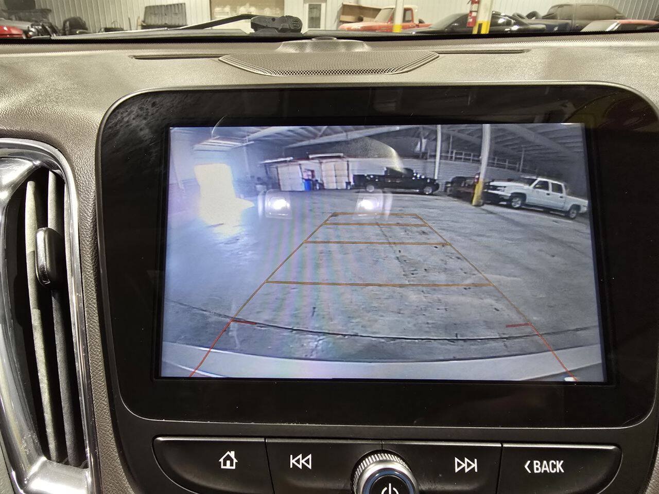 Used 2018 Chevrolet Malibu Premier w/ Premier Sun and Wheel Package FWD image 39
