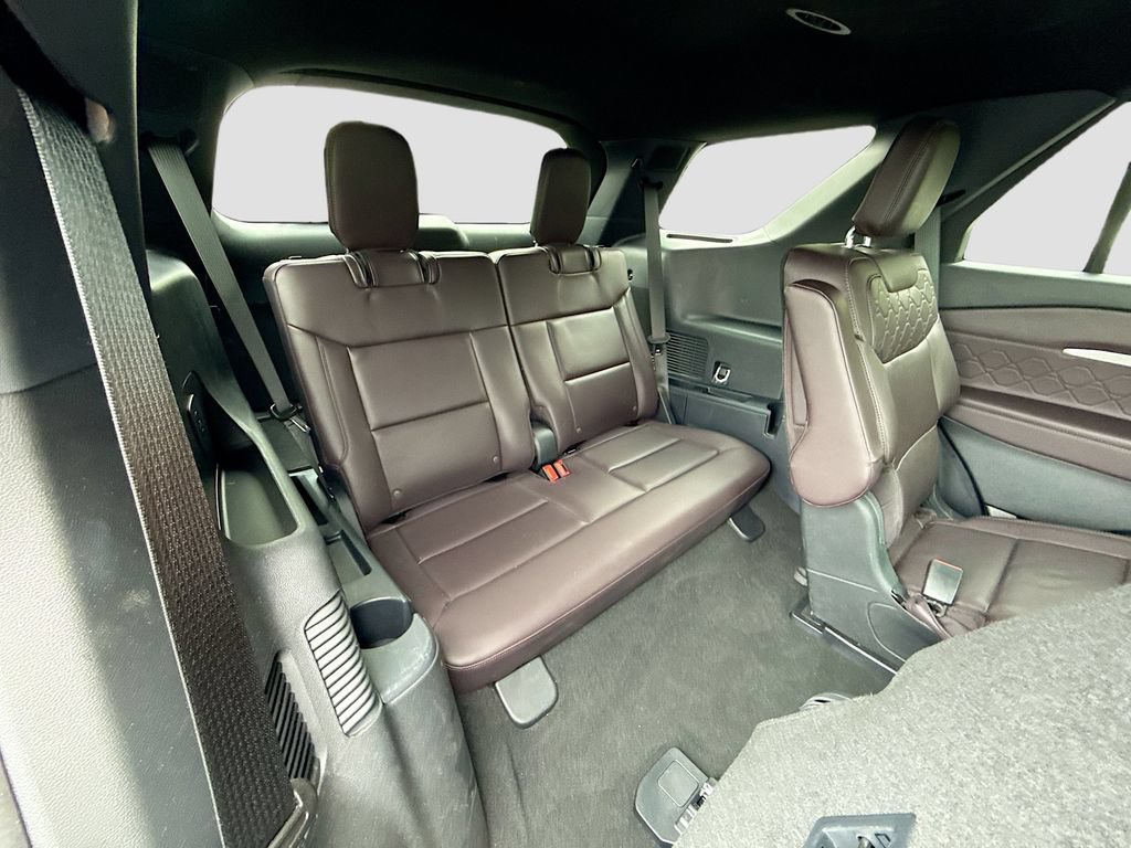 Used 2025 Ford Explorer Platinum w/ LUX Leather Package AWD/4WD image 37