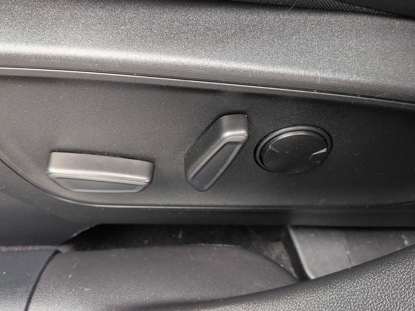Used 2023 Ford Escape ST-Line w/ Tech Pack #1 FWD image 15