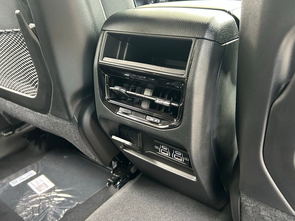 New 2025 Jeep Grand Cherokee Altitude image 37