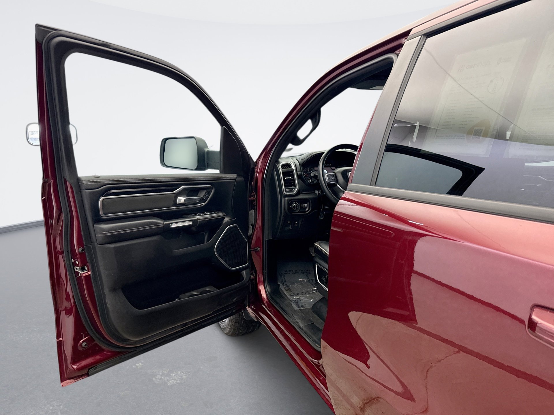 Used 2023 RAM 1500 Laramie AWD/4WD image 9