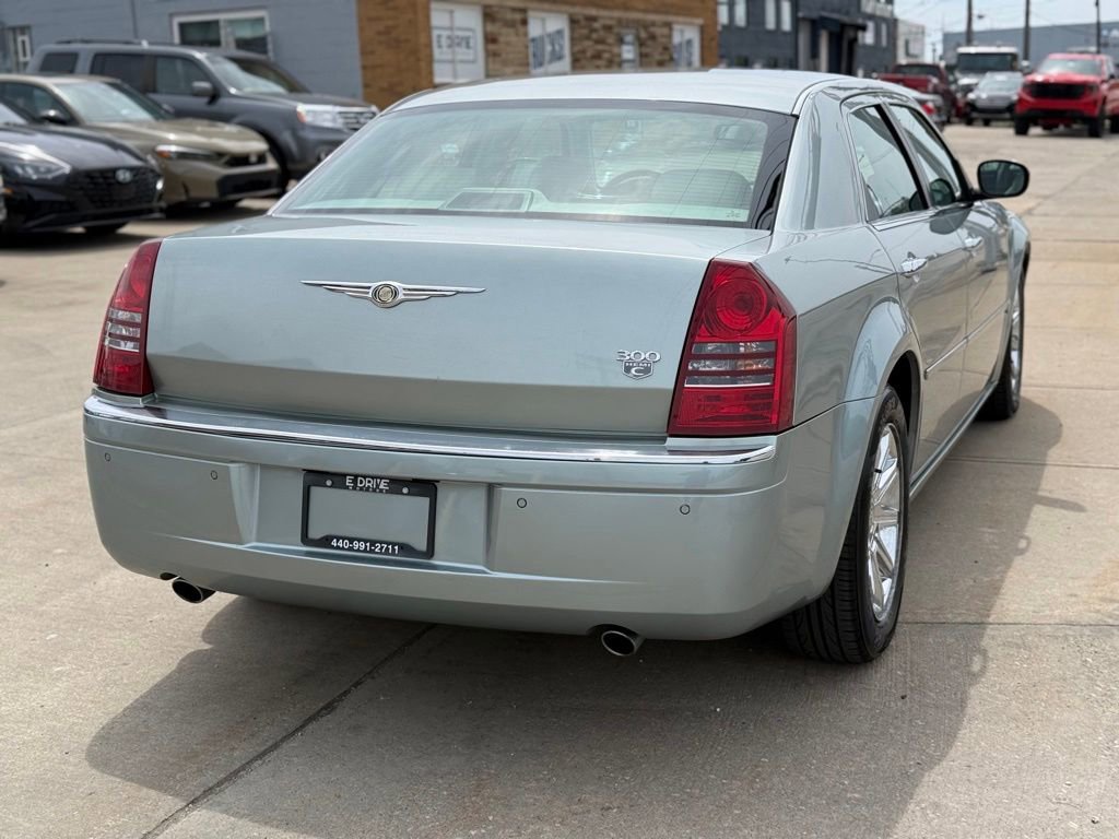 Used 2005 Chrysler 300 C w/ Navigation & Sound Group II RWD image 7