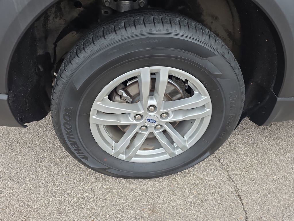 Used 2023 Ford Explorer XLT w/ Equipment Group 202A image 12