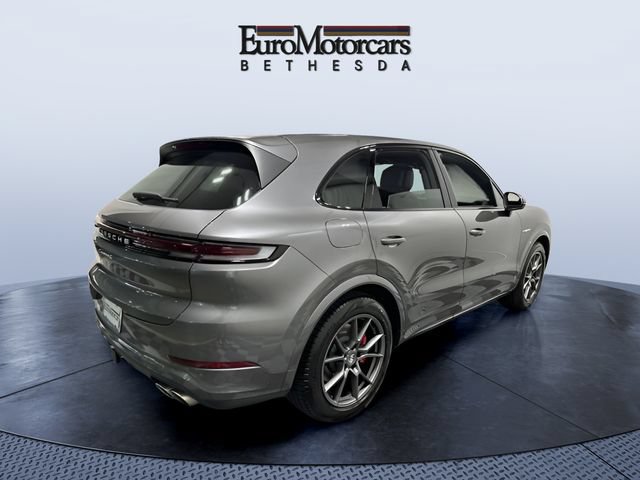 Used 2025 Porsche Cayenne S AWD/4WD image 5