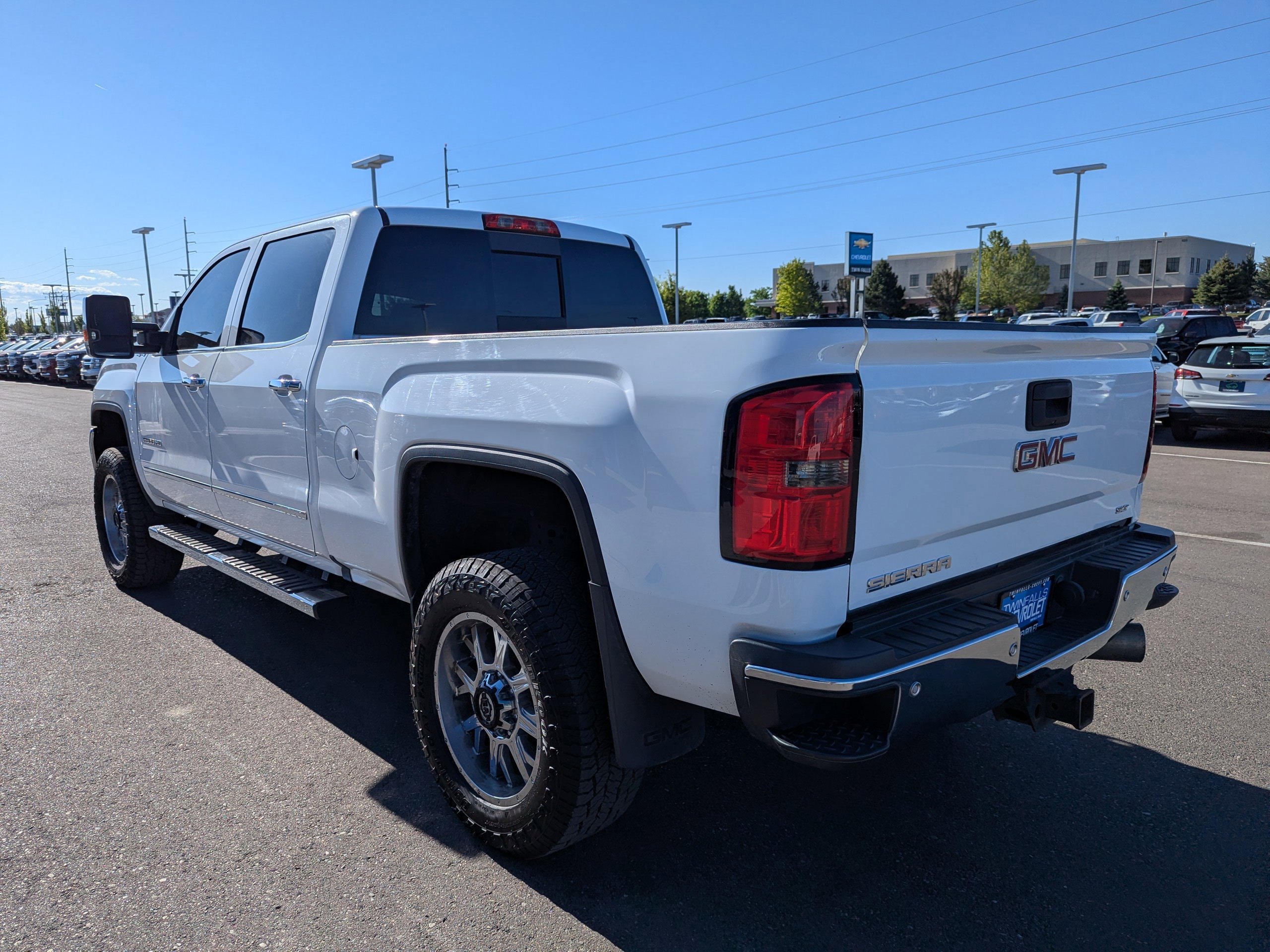 Used 2016 GMC Sierra 2500 SLT w/ Duramax Plus Package AWD/4WD image 31
