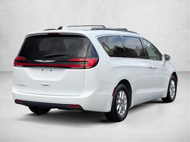 Used 2022 Chrysler Pacifica Touring-L image 5
