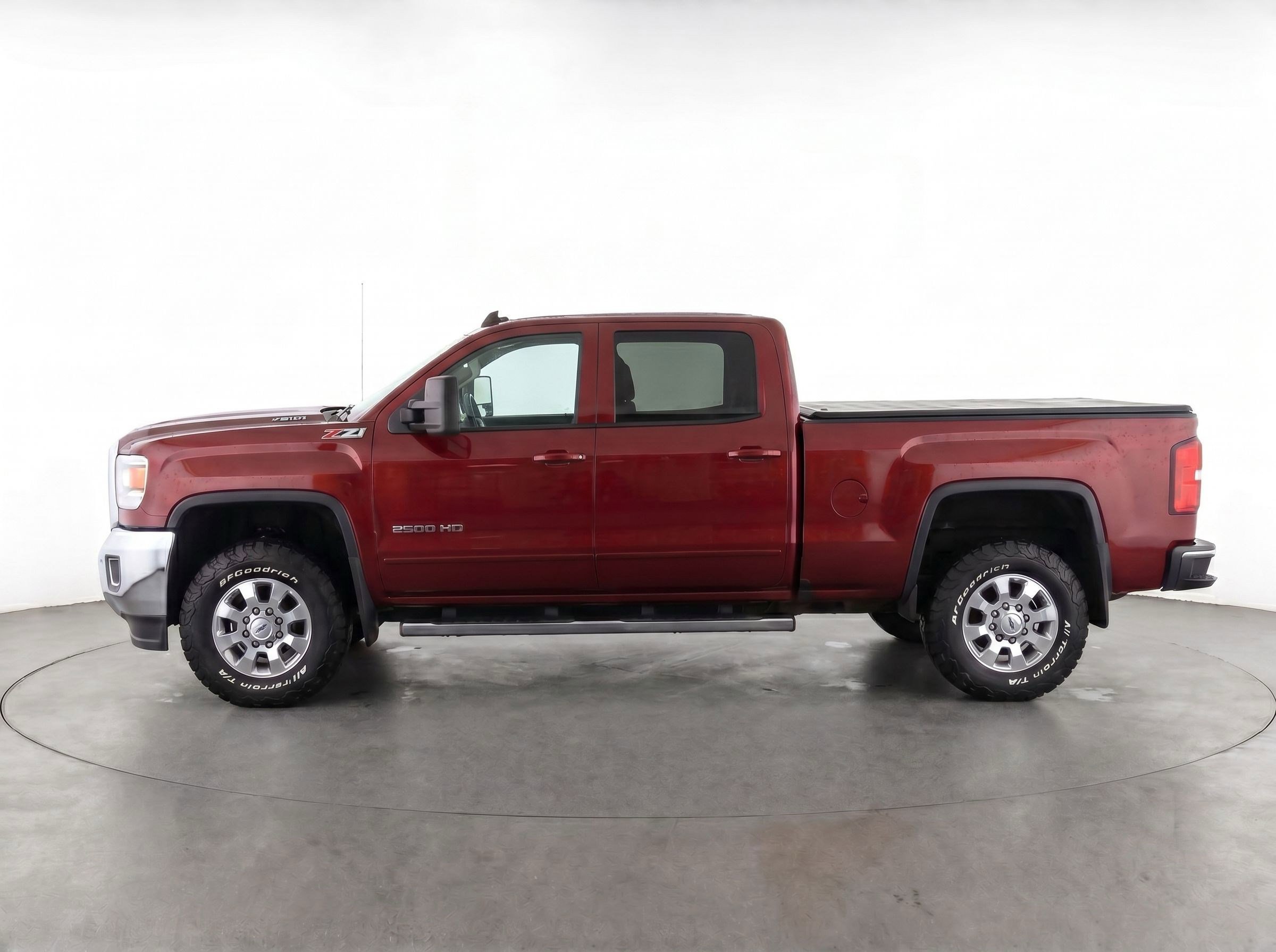 Used 2015 GMC Sierra 2500 SLE w/ SLE Preferred Package AWD/4WD image 4