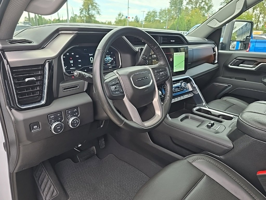 Used 2025 GMC Sierra 3500 Denali image 10