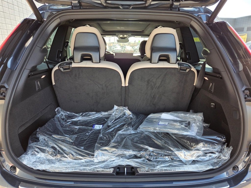 New 2026 Volvo XC90 B5 Core w/ Protection Package image 15