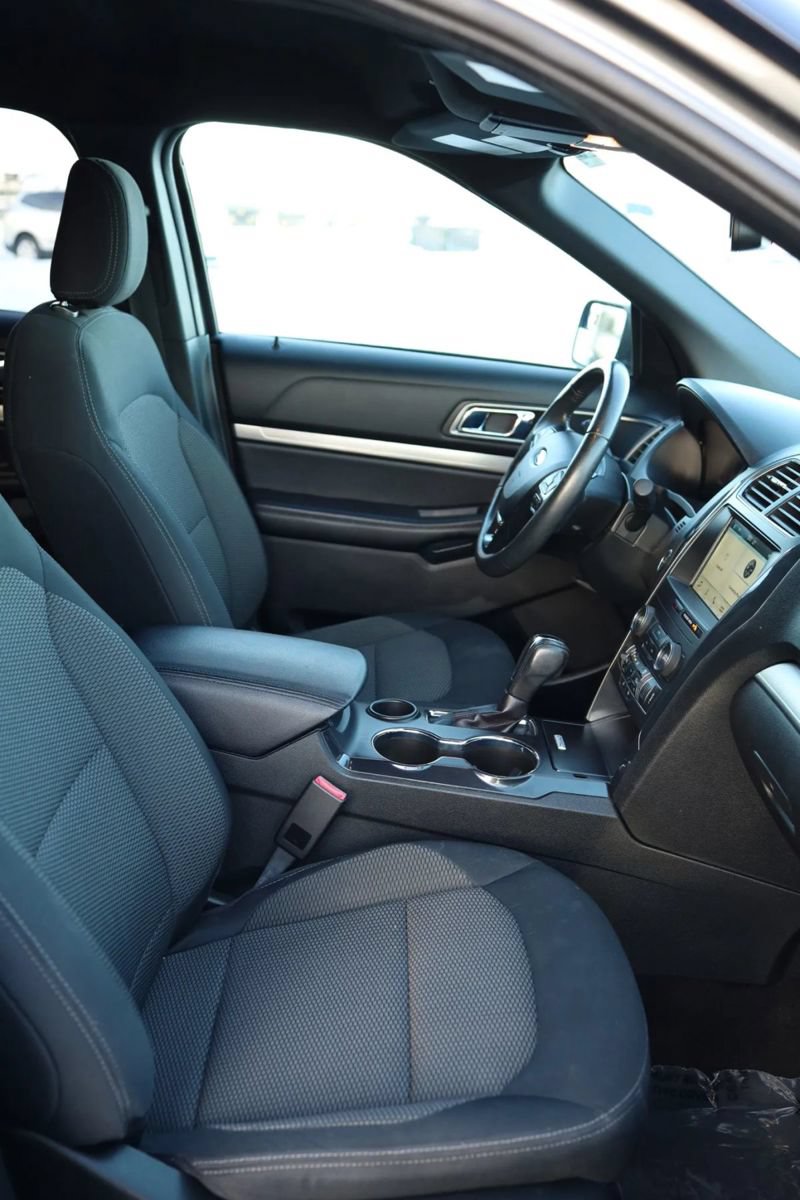 Used 2018 Ford Explorer XLT w/ Equipment Group 201A FWD image 55