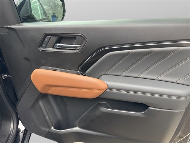 Used 2024 GMC Canyon AT4 image 11