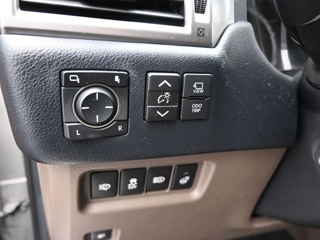 Used 2023 Lexus GX 460 Luxury w/ Sport Design Package image 21