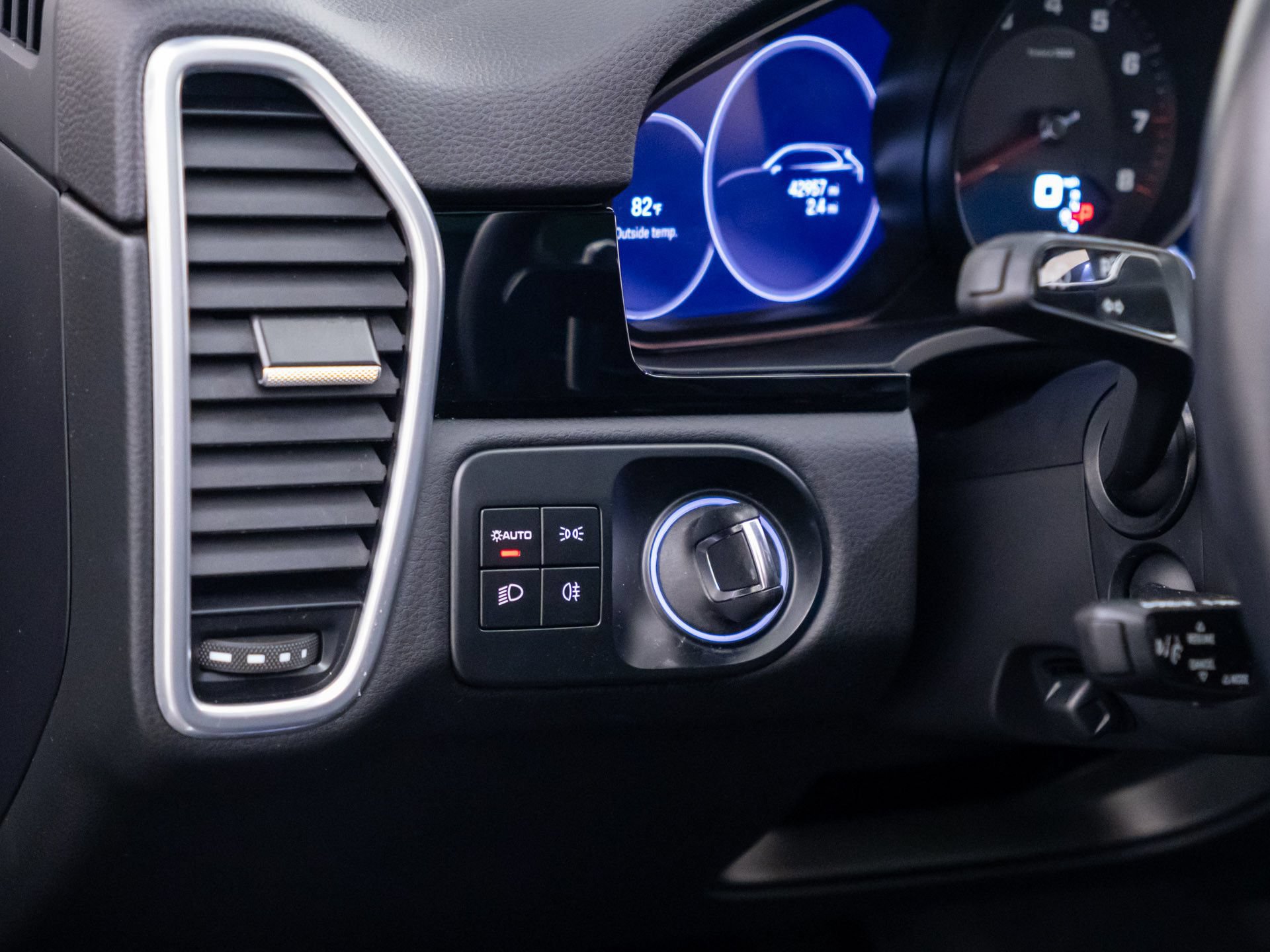 Certified 2023 Porsche Cayenne AWD/4WD image 19