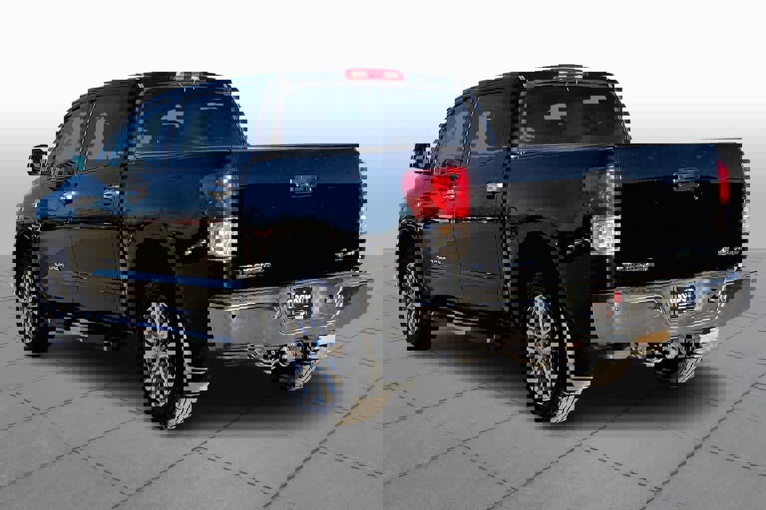 Used 2011 Toyota Tundra Limited w/ Platinum Pkg image 12