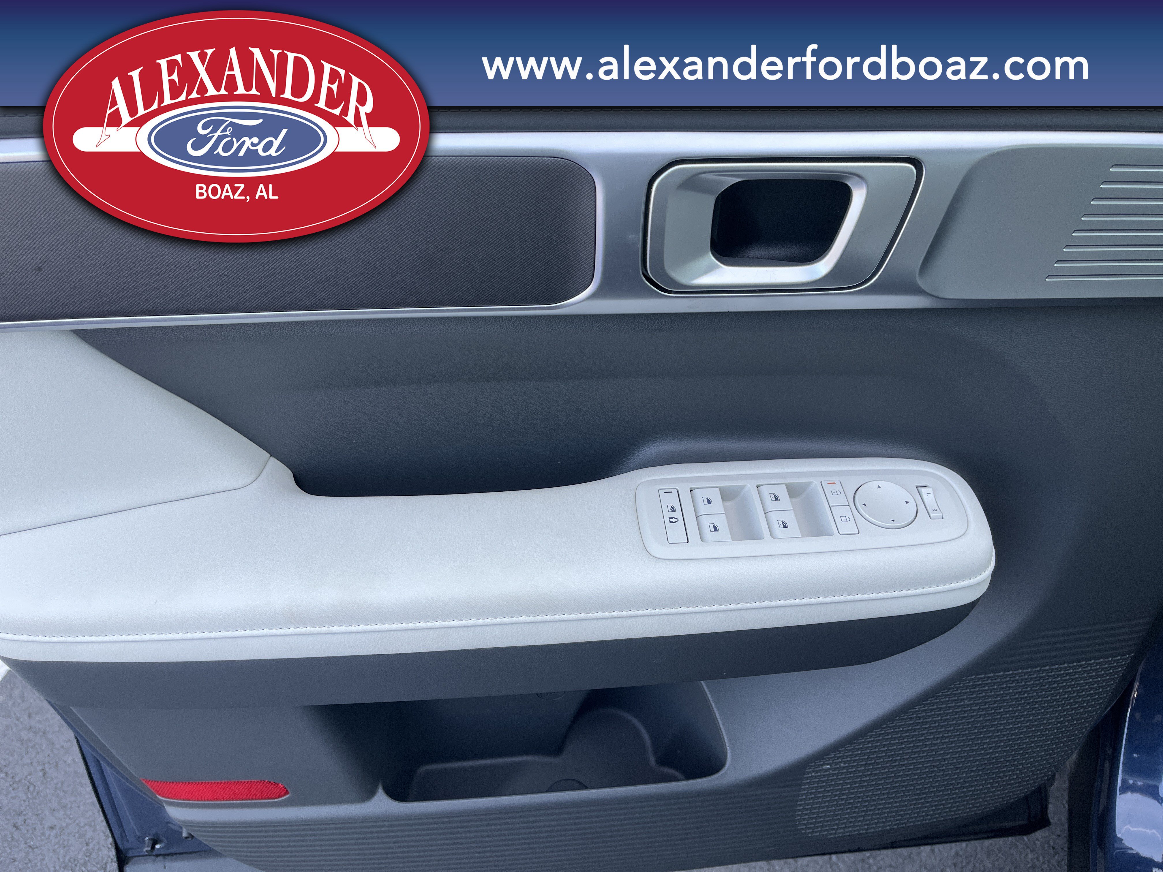 Used 2026 Hyundai Santa Fe SEL FWD image 9