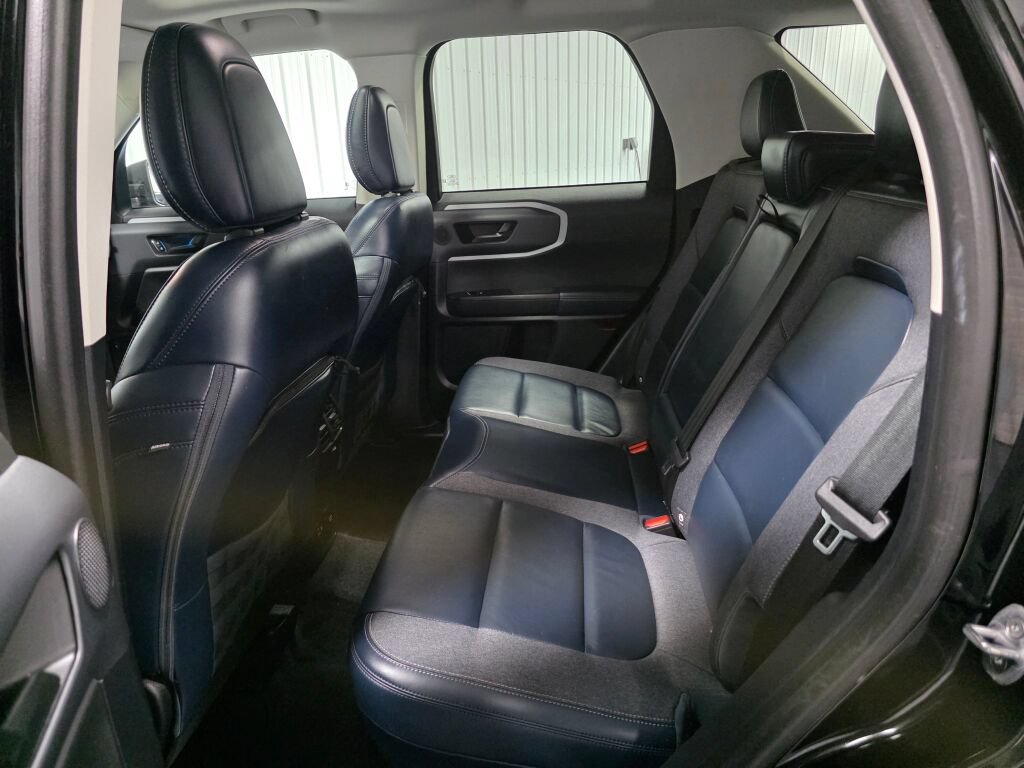 Used 2022 Ford Bronco Sport Outer Banks w/ Tech Package AWD/4WD image 11