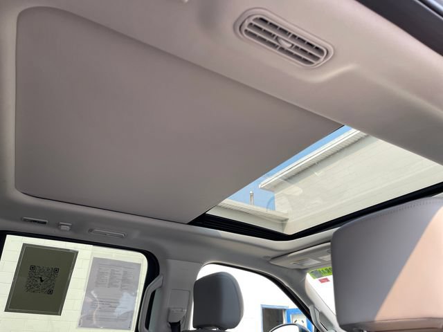 Used 2025 Ford Expedition Max Active AWD/4WD image 36