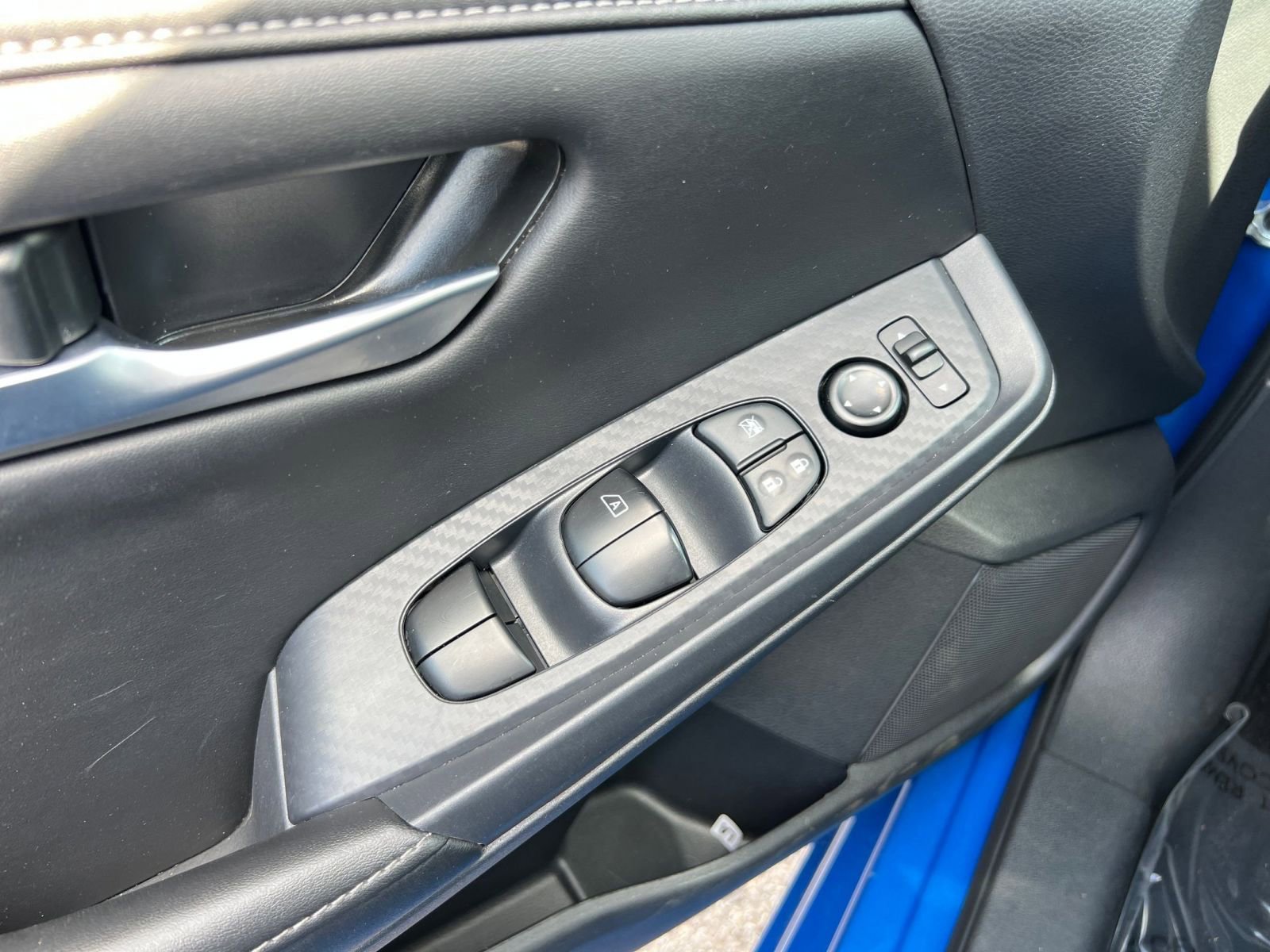 Used 2025 Nissan Sentra SV FWD image 18