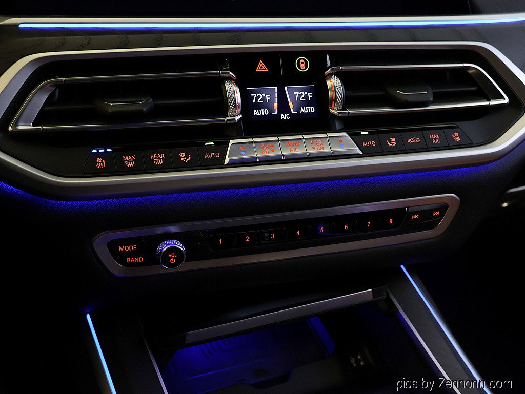 Used 2022 BMW X7 xDrive40i w/ M Sport Package image 27