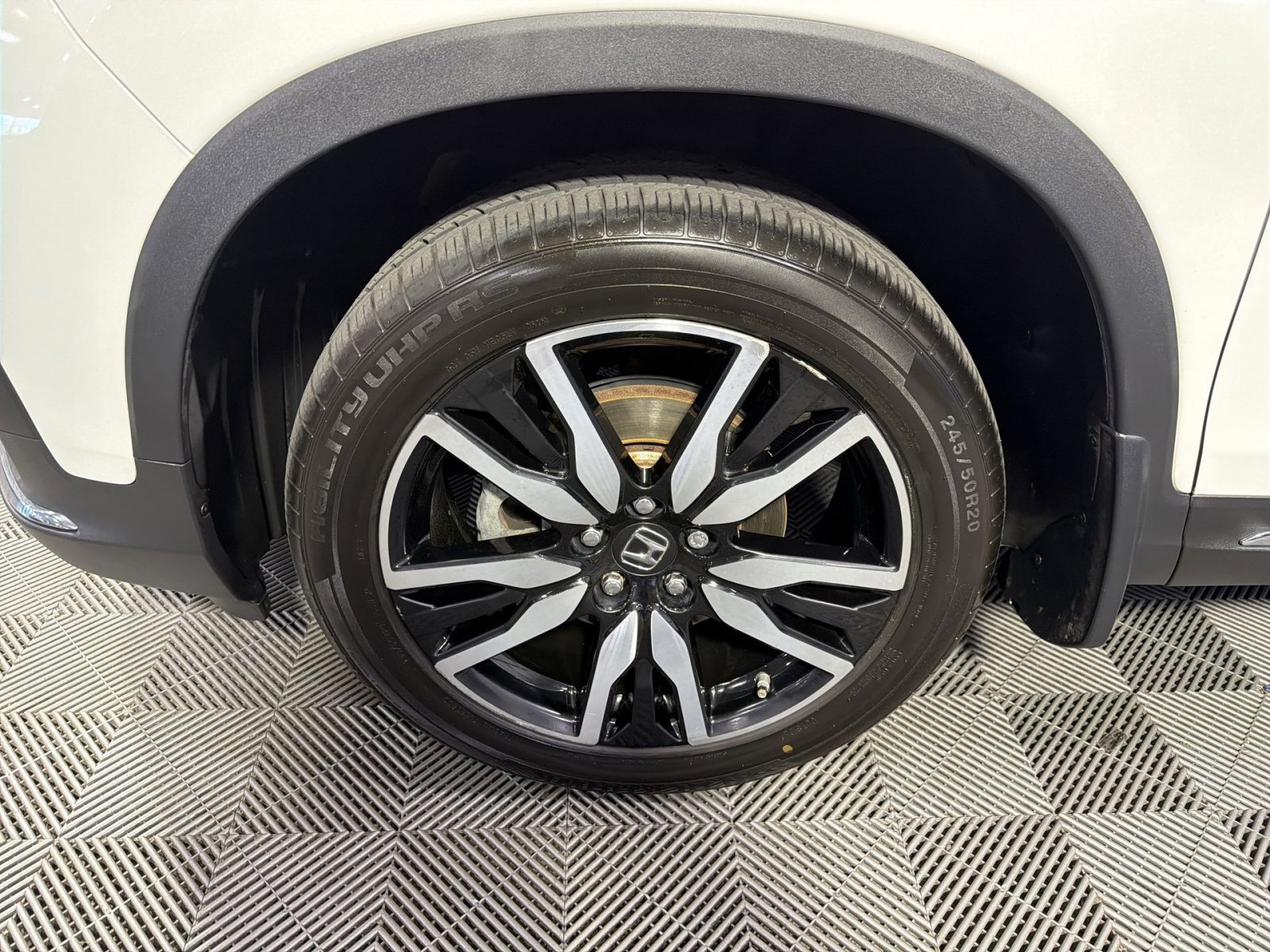 Used 2020 Honda Pilot Touring image 15