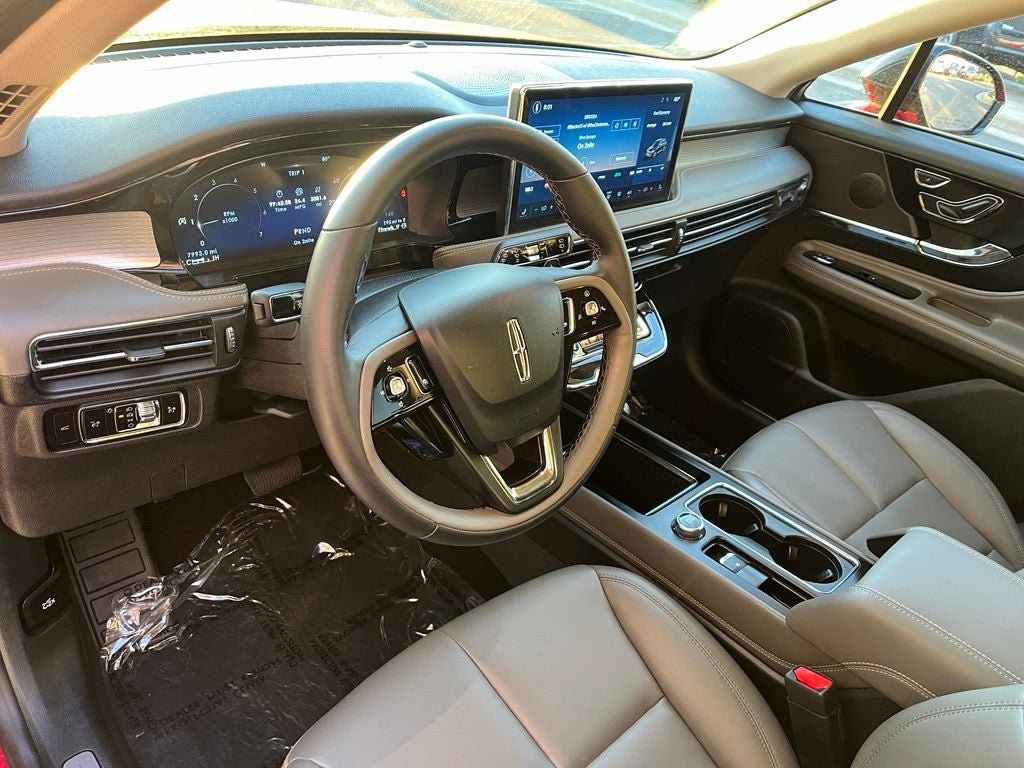 Certified 2025 Lincoln Corsair AWD image 25