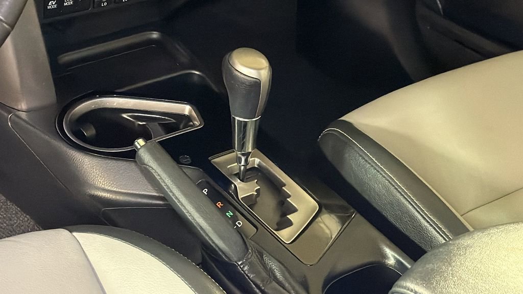 Used 2016 Toyota RAV4 Limited image 19