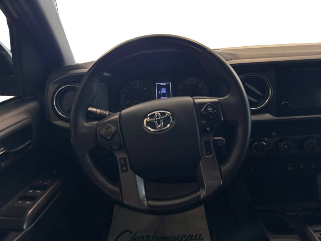 Used 2019 Toyota Tacoma TRD Off-Road w/ Technology Package AWD/4WD image 13