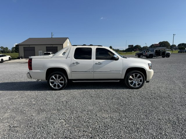 Used 2011 Chevrolet Avalanche LTZ RWD image 4