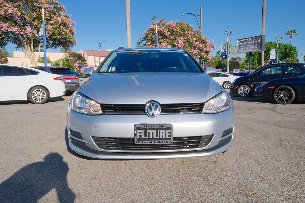 Used 2016 Volkswagen Golf SE FWD image 2