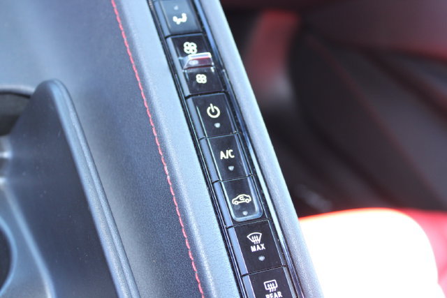 Used 2021 Chevrolet Corvette Stingray Convertible w/ Z51 Performance Package RWD image 30