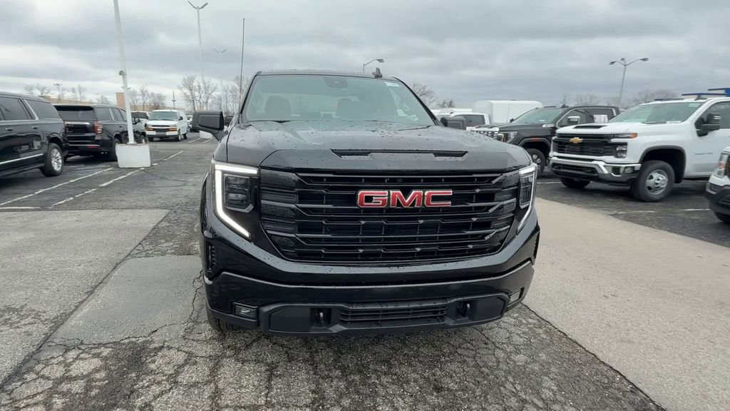 Used 2025 GMC Sierra 1500 Elevation AWD/4WD image 3