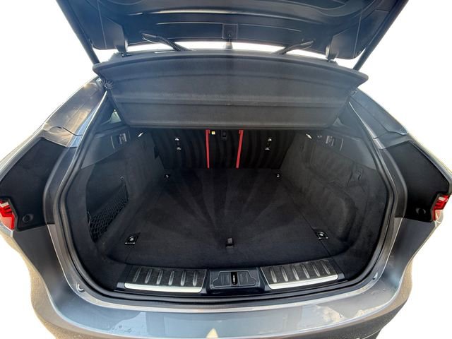 Used 2022 Jaguar F-PACE SVR image 26
