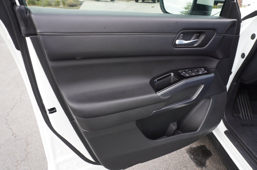Certified 2024 Nissan Pathfinder SL FWD image 15