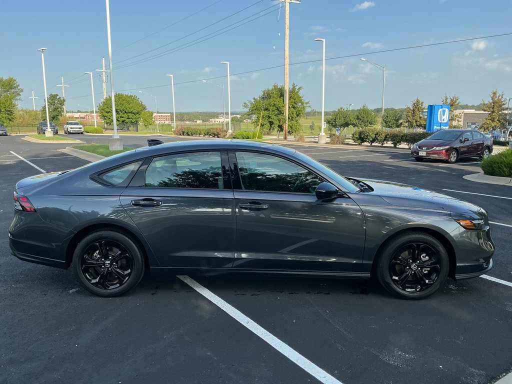 Used 2025 Honda Accord SE image 15