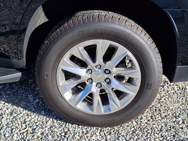 Used 2021 Chevrolet Tahoe Premier w/ Premium Package image 16