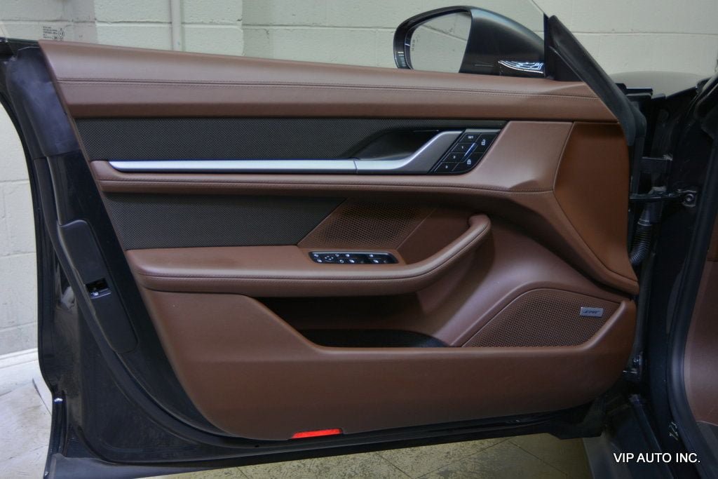 Used 2022 Porsche Taycan Turbo S AWD/4WD image 7