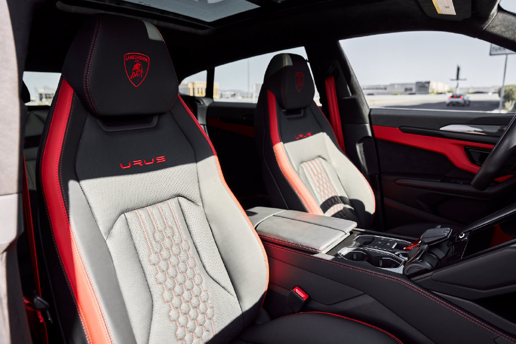 Used 2024 Lamborghini Urus S AWD/4WD image 45