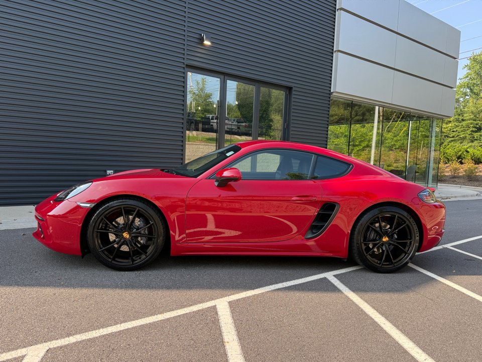 Used 2025 Porsche 718 Cayman RWD image 2