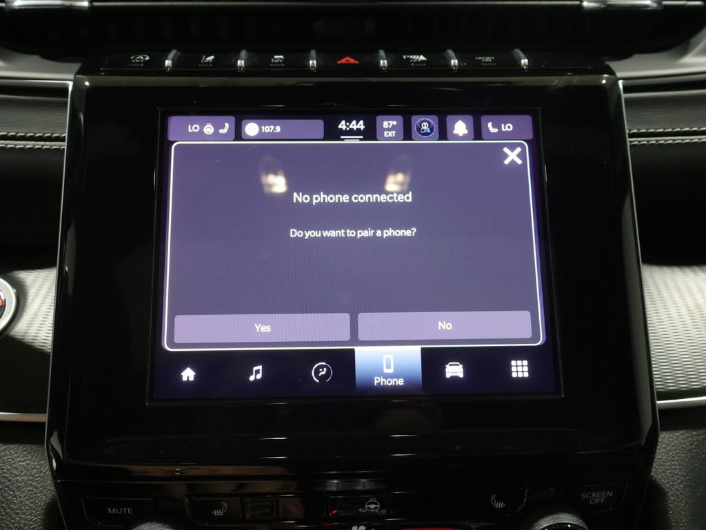 Used 2024 Jeep Grand Cherokee L Altitude AWD/4WD image 31