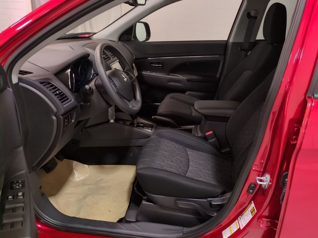 New 2025 Mitsubishi Outlander Sport ES image 16