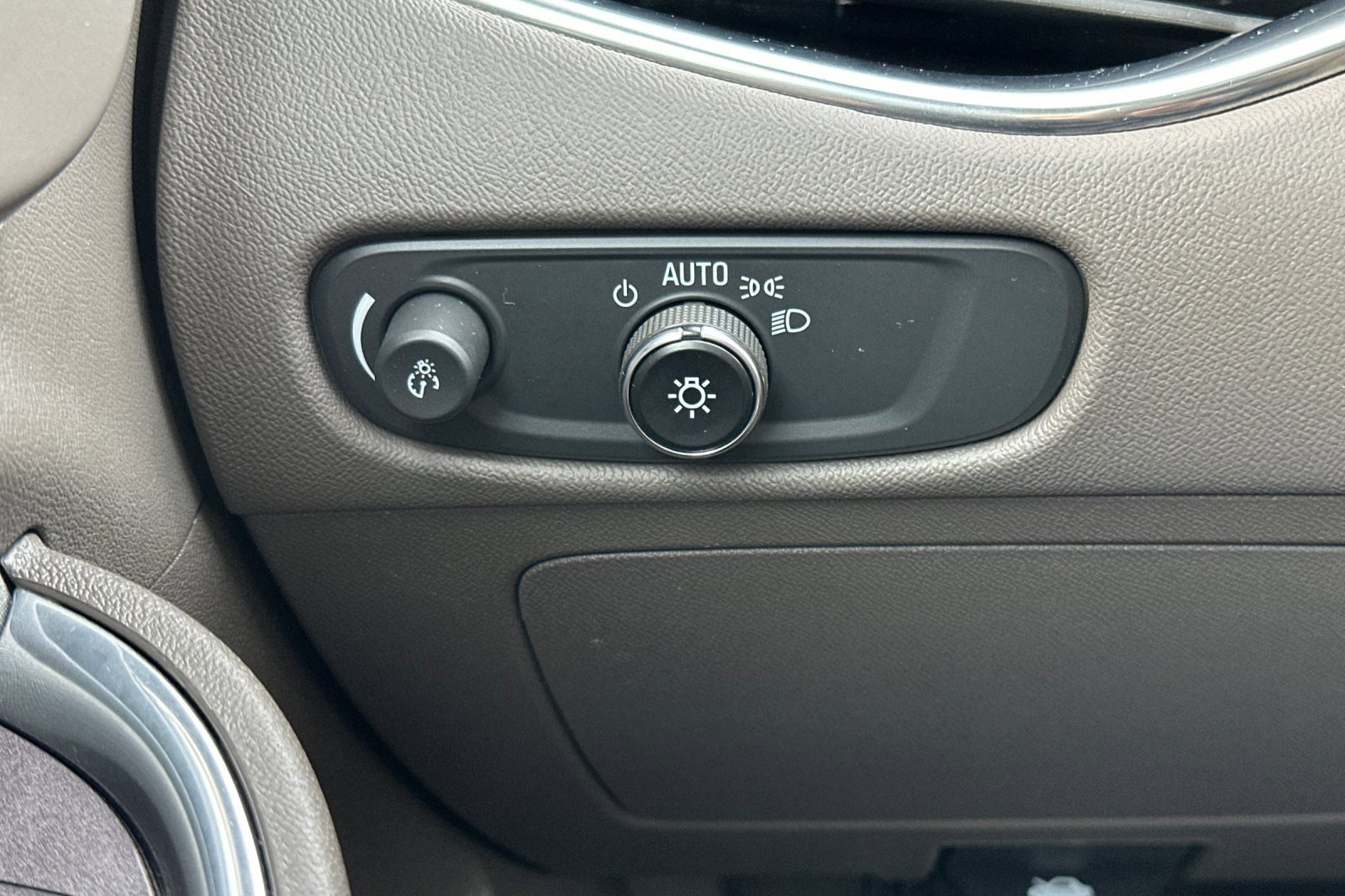 Used 2021 Chevrolet Malibu LT image 29