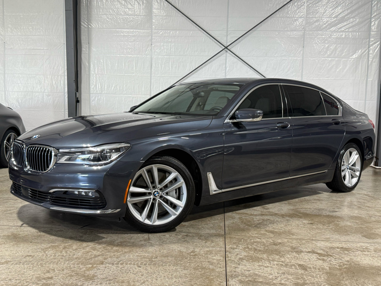 Used 2018 BMW 750i xDrive image 1